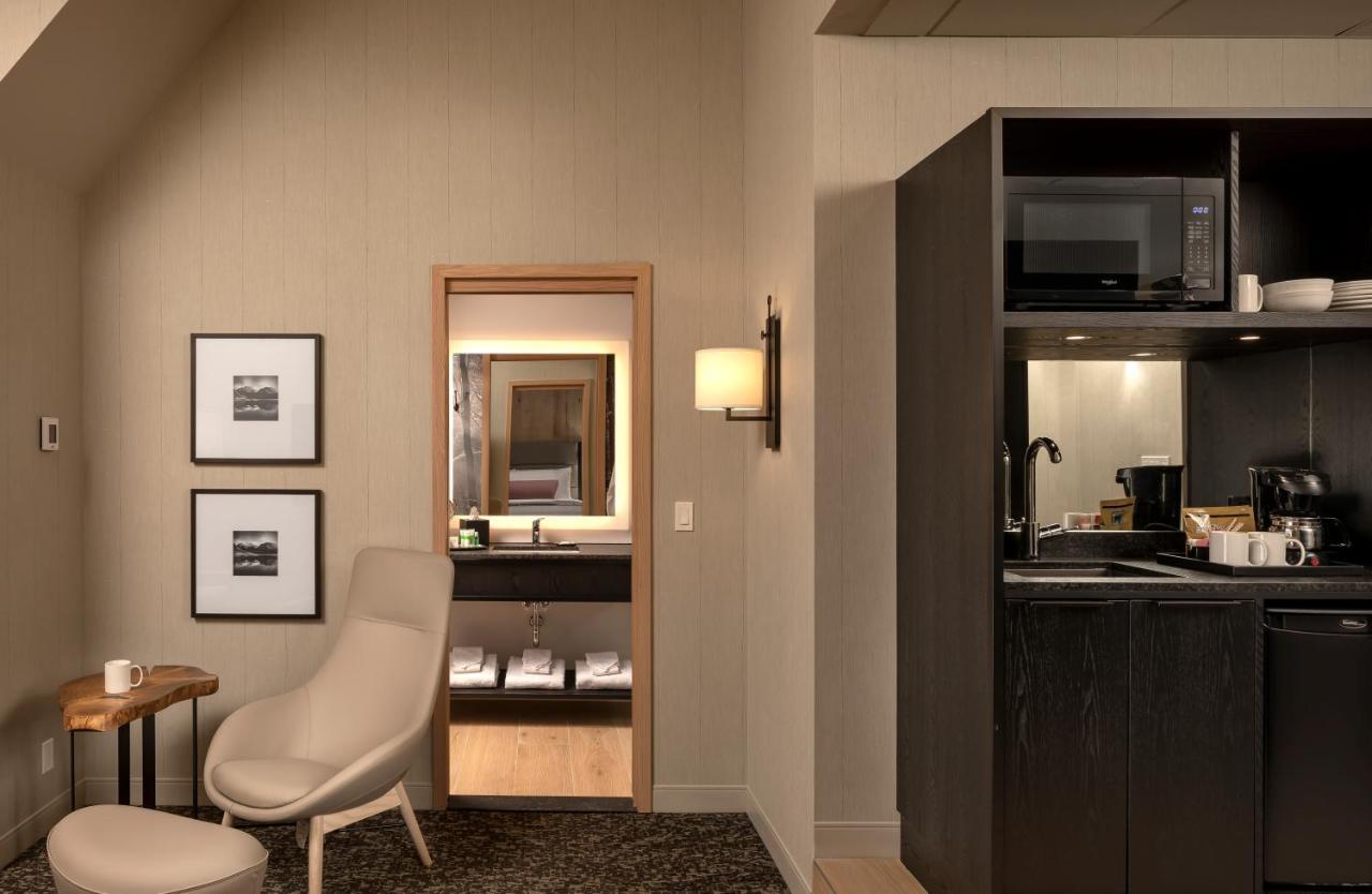 Peaks Hotel And Suites Banff Esterno foto