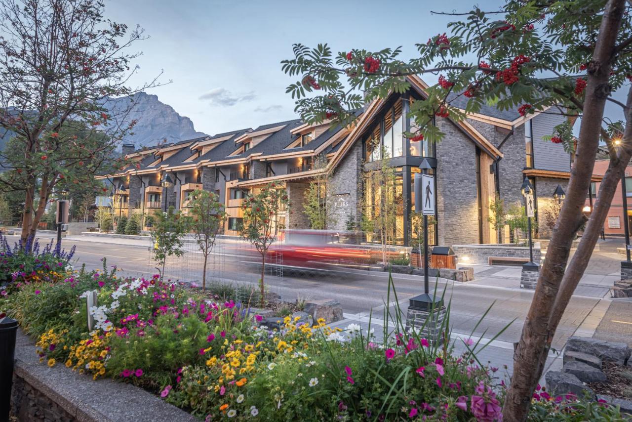 Peaks Hotel And Suites Banff Esterno foto